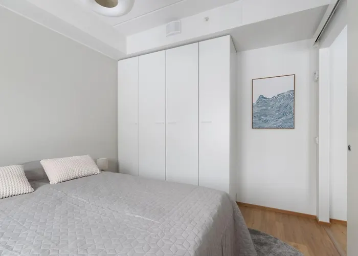 Newly Built One Bedroom With Private Sauna In The Center דירה *